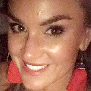 Meet your Posher, Dana